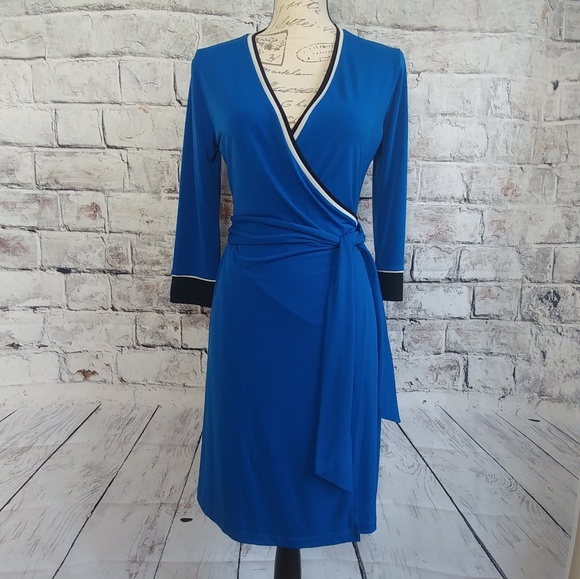 Ellen Tracy Dresses & Skirts - Ellen Tracy blue wrap dress